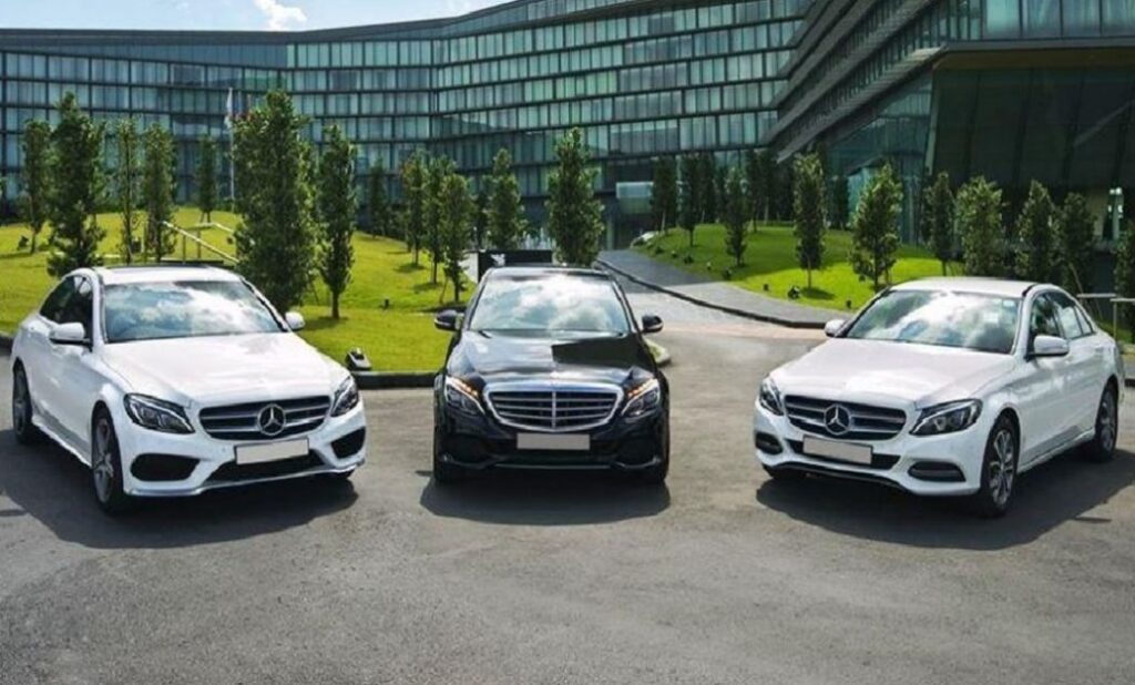 Sử dụng xe công tác chuyên nghiệp giúp bạn Tạo ấn tượng tích cực với đối tác